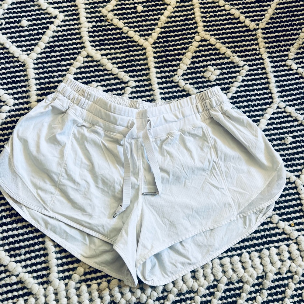 Lululemon Women’s sport shorts size 8